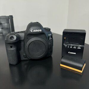 Canon - EOS 5D Mark IV DSLR Camera